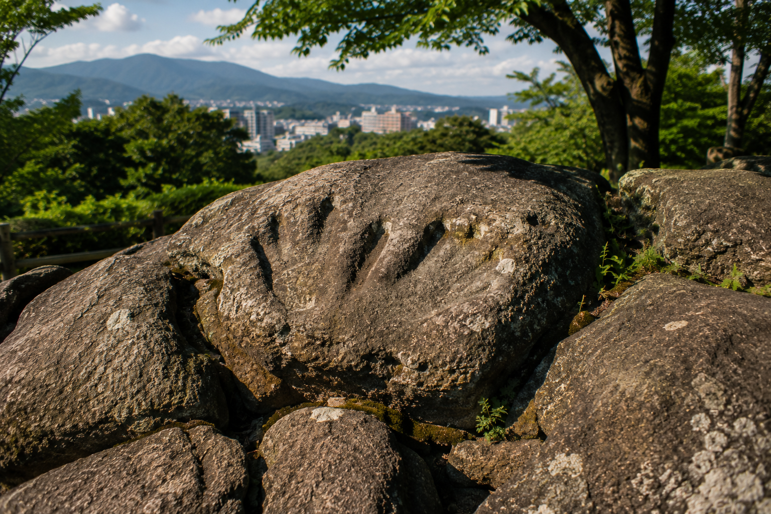 鬼が逃げ出した岩と、盛岡という名前の話