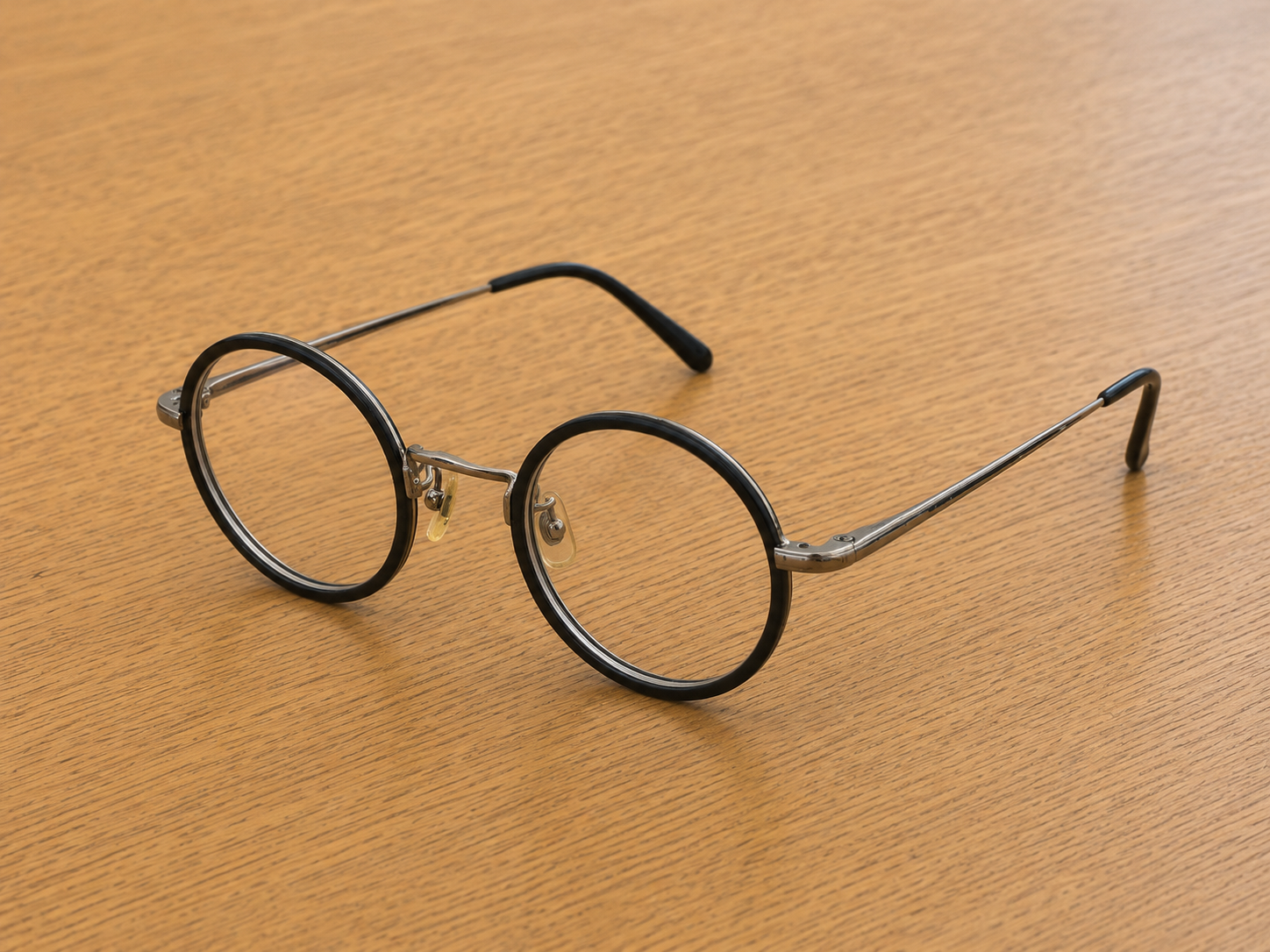 白山眼鏡店 セルロイドフレームの黒縁眼鏡
